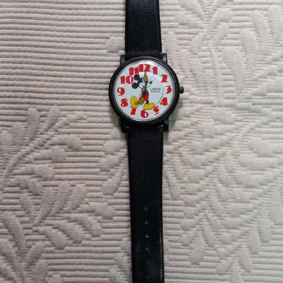 DISNEY Vintage LORUS Mickey Mouse Watch Red Numerals Yellow Glove - Picture 4 of 5